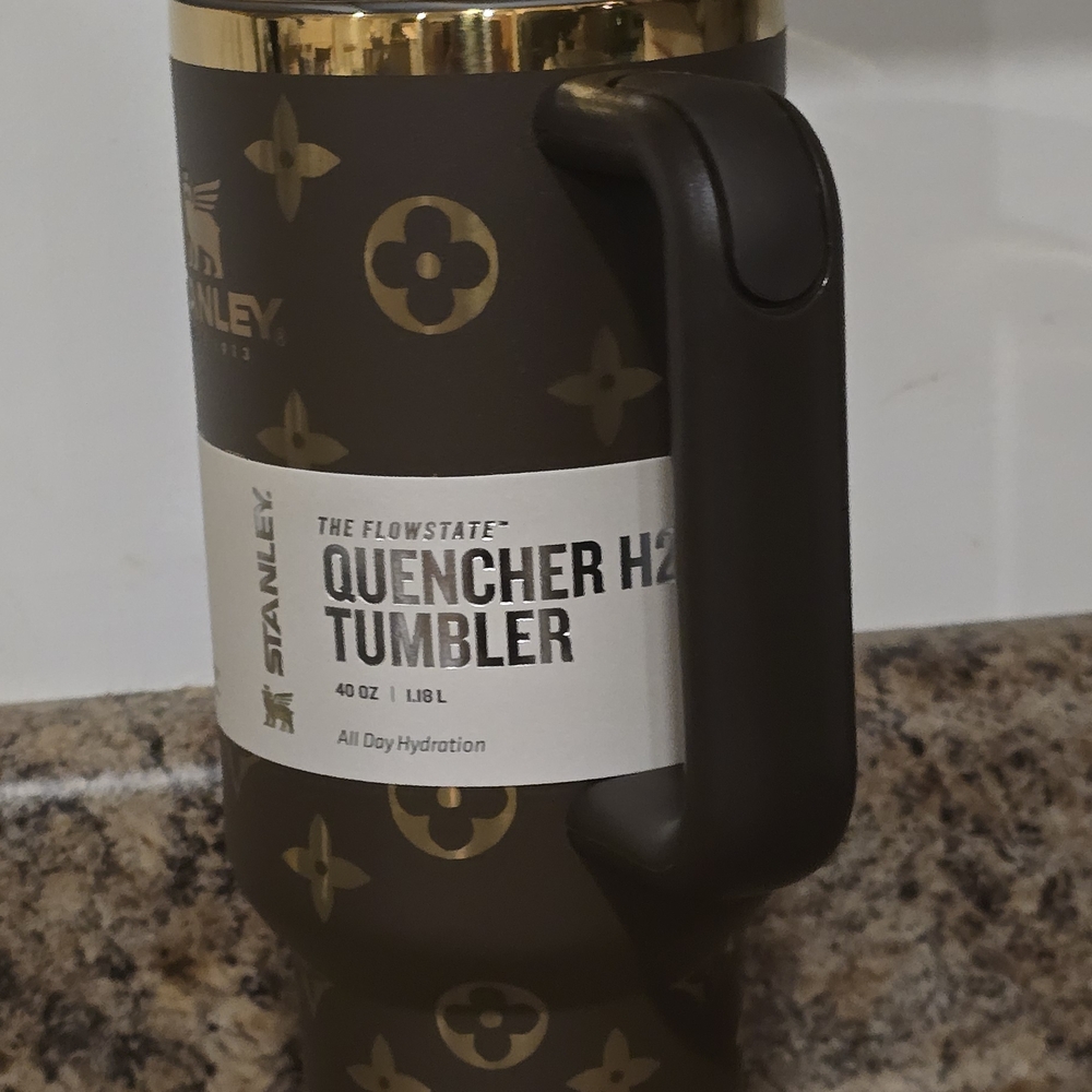 Stanley Quencher H2.0 Tumbler - Gold and Brown